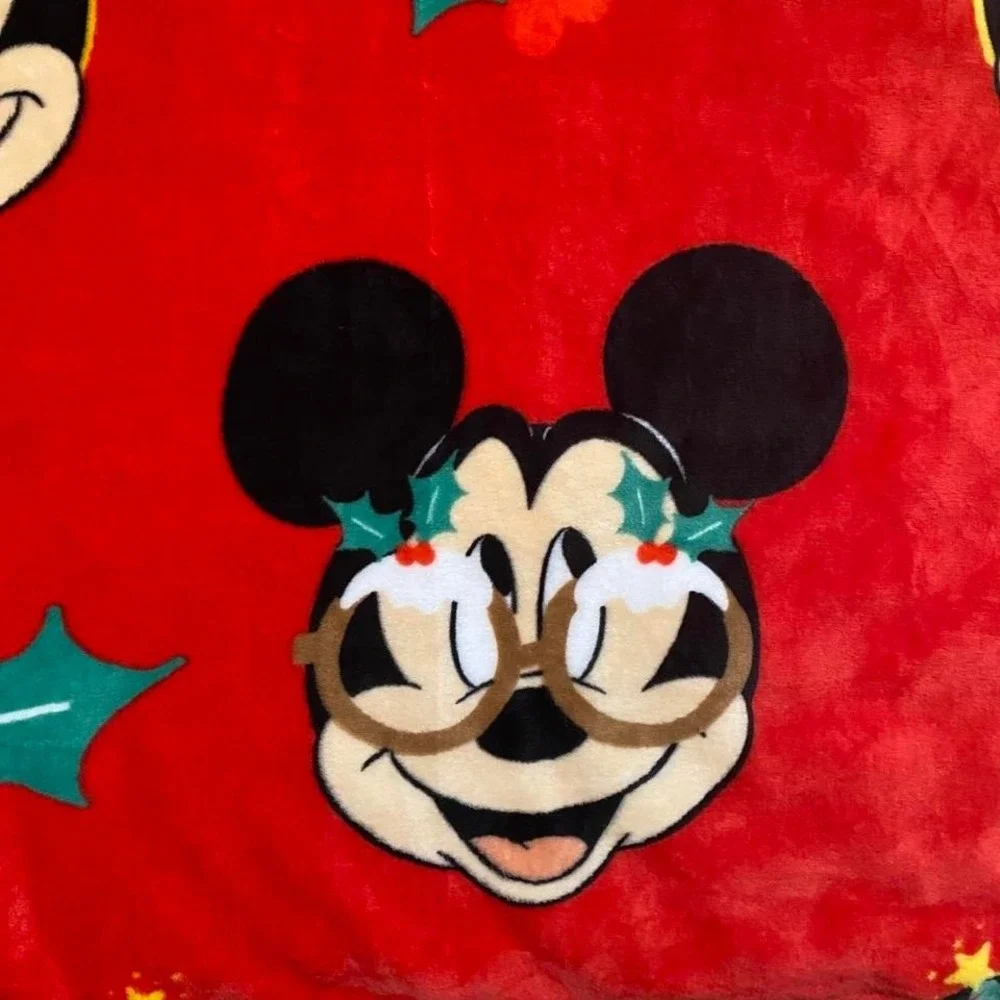 Disney Holiday plush throw blanket Mickey Mouse 50‎ x 70 NWOT